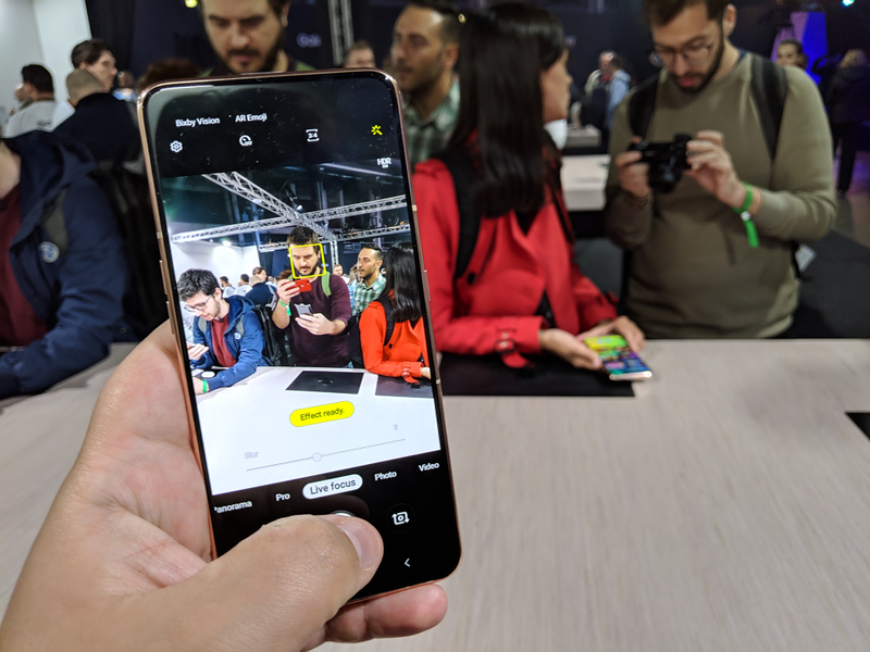 Illustration for article titled Primeras fotos tomadas con la cámara reversible del Galaxy A80